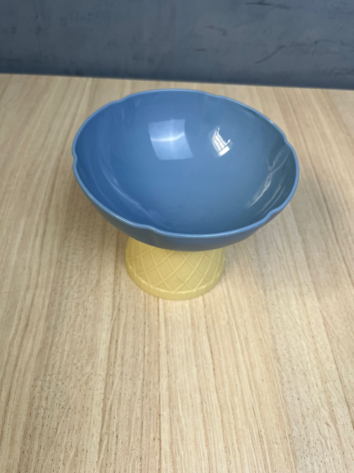 Tigela Comedouro e Bebedouro Formato Casquinha de Sorvete